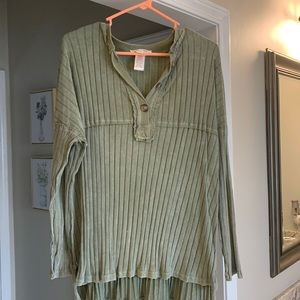 FINAL PRICE DROP Long sleeve She + Sky brand top green